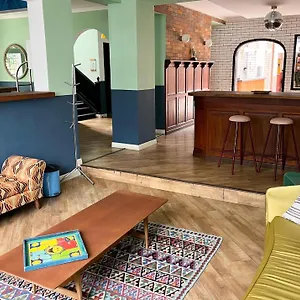 Marietta - House Of Social Travellers Hostel